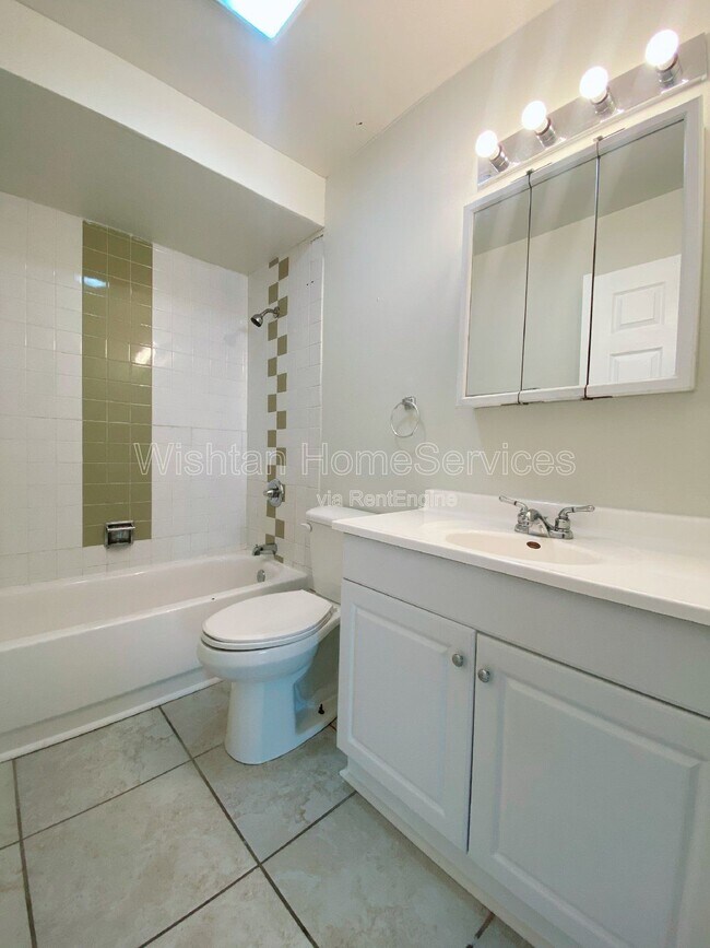 Building Photo - 202 Charleston Blvd