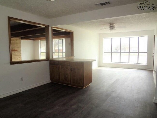 Building Photo - 4626 Cypress Ave