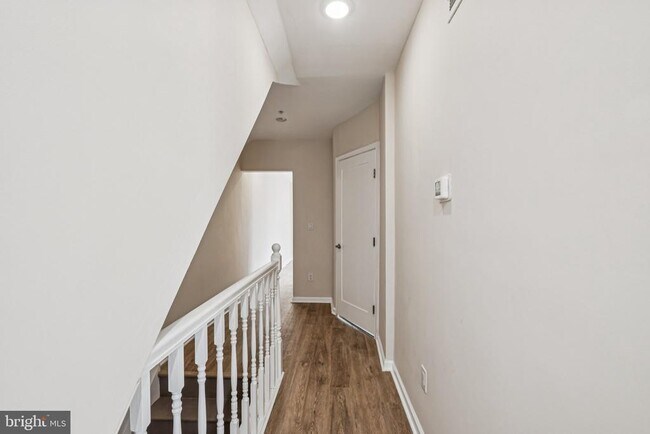 Building Photo - 512 W Norris St