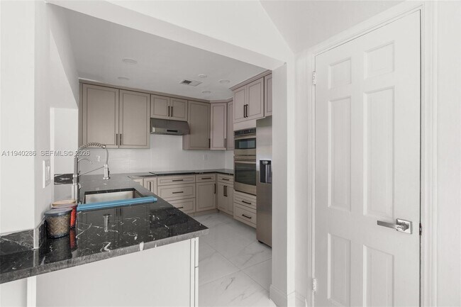 Building Photo - 7601 NW 82nd Terrace