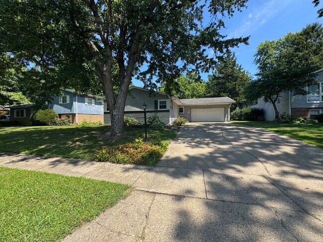 Building Photo - The Good Life — Over 2,200 Sq Ft with Finished Basement & Sunroom