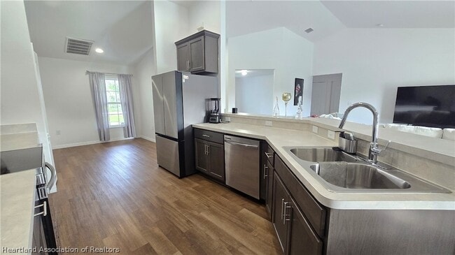 Building Photo - 4720 San Lorenzo Dr