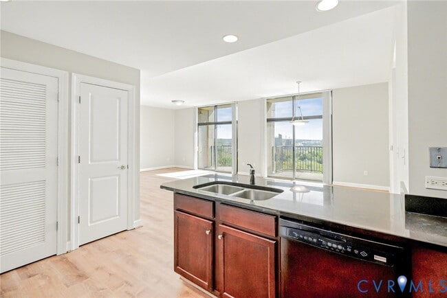 Building Photo - 1101 Haxall Point