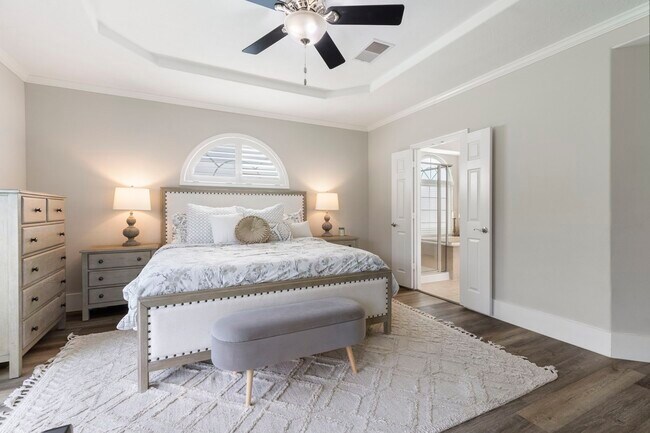 Building Photo - 6223 Pinewood Heights Dr