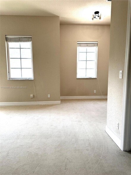 Building Photo - 131 Ennis Ln
