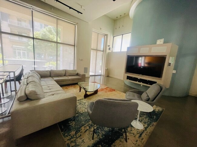 Club Room - 133 The Promenade N