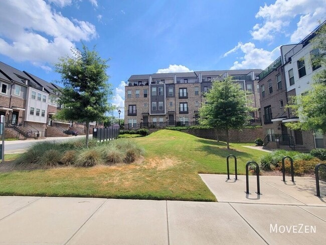 Building Photo - 15041 New Amsterdam Ln