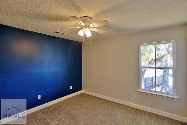 Building Photo - 326 Fairview Cir