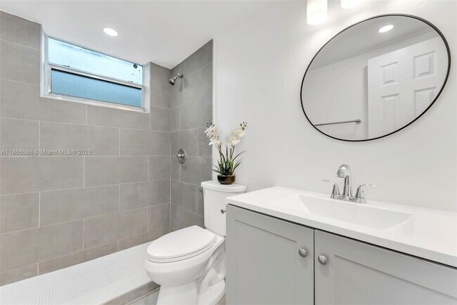 Building Photo - 310 NE 78th St
