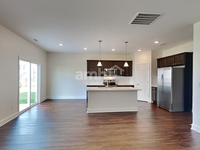 Building Photo - 5228 Valor Dr