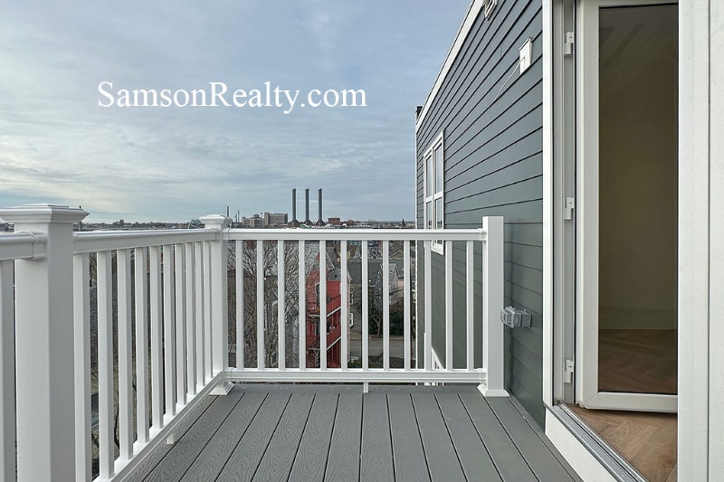 Building Photo - 381 Wickenden St