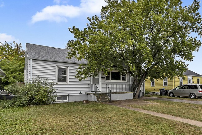 Primary Photo - 3345 Duff Ave