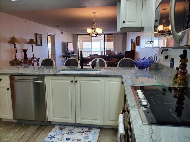 Building Photo - 6650 Sunset Way
