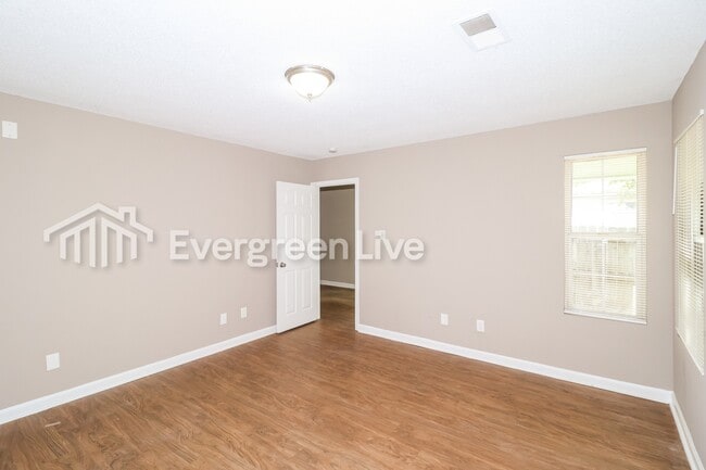 Building Photo - 4855 Royal Run Dr