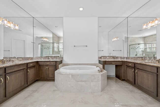 Building Photo - 11965 SW Sandy Bay Cir