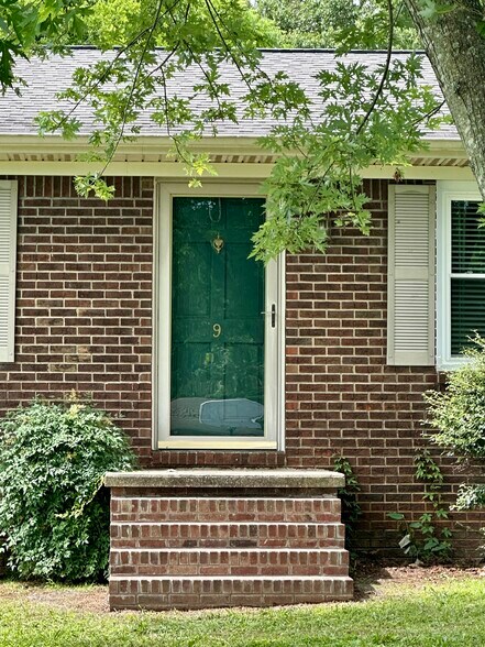 New steps, glass storm door - 9 Garden Ln