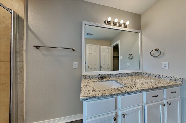 Building Photo - 10218 Black Forest Ct