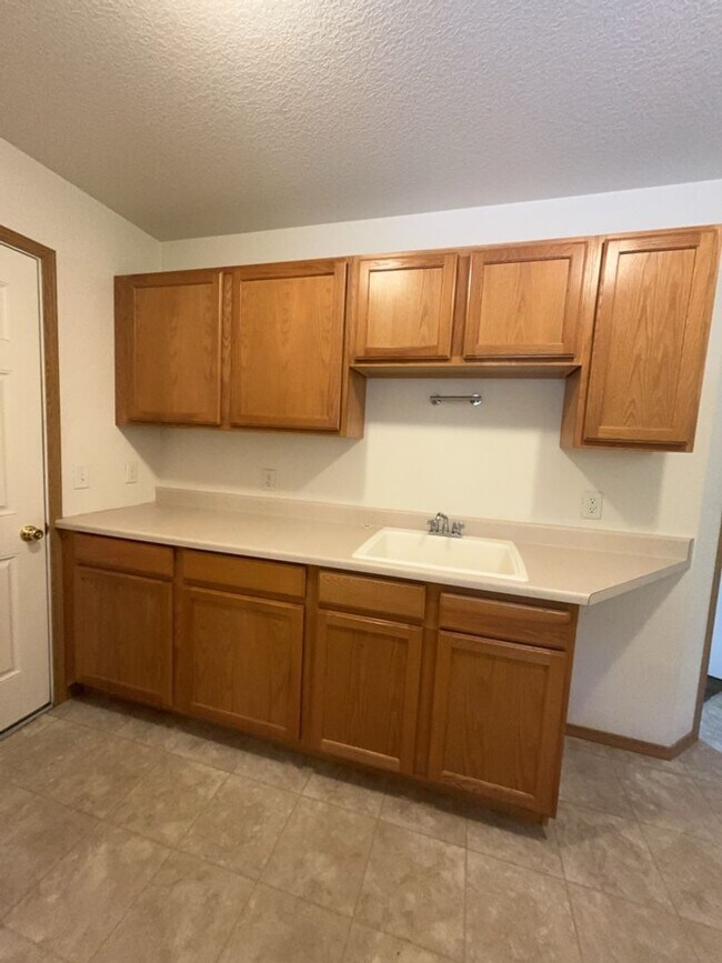 Building Photo - 208 Bentley Park Loop