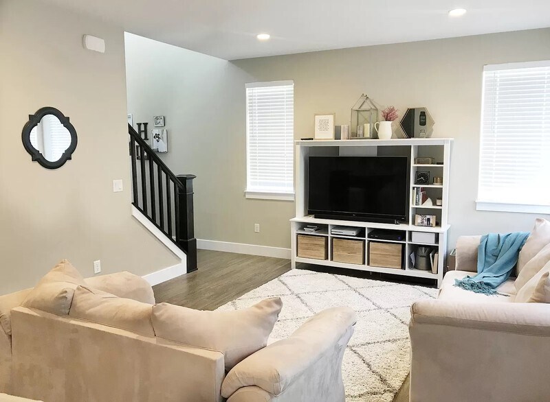 Building Photo - 3222 Manor View Dr