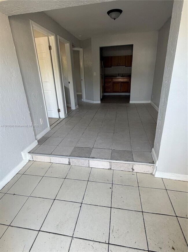 Building Photo - 626 NW 10th Terrace