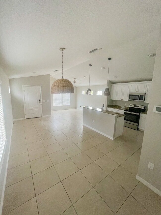 Building Photo - 3872 Shimmering Oaks Dr