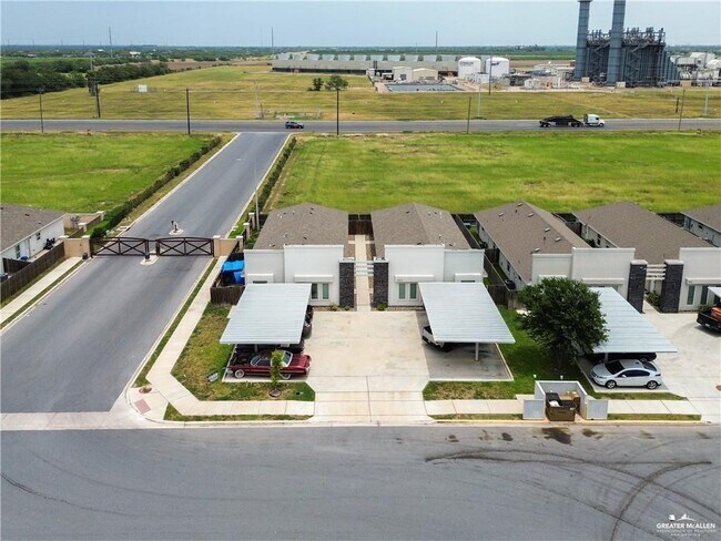 Building Photo - 17 Stardust Ln