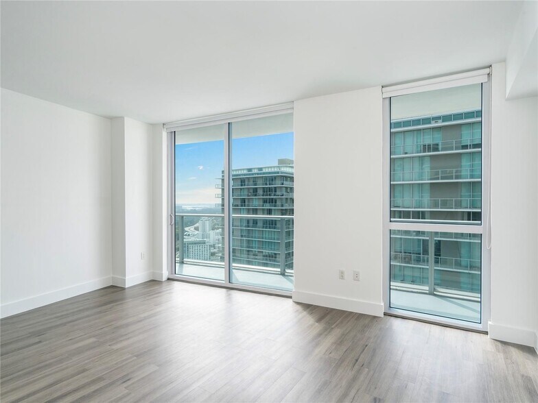 Building Photo - 1100 S Miami Ave