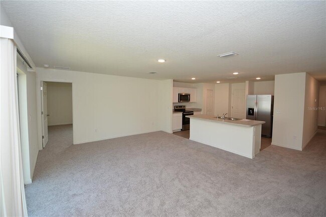 Building Photo - 11 Roxland Ln