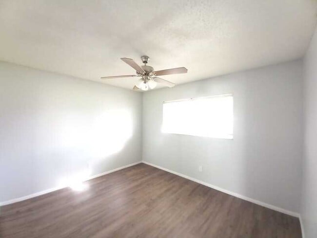 Building Photo - 4729 39th Ave N