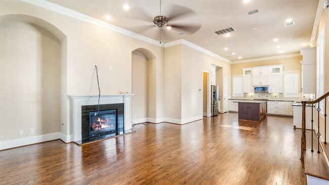 Building Photo - 2191 Helsminster Dr
