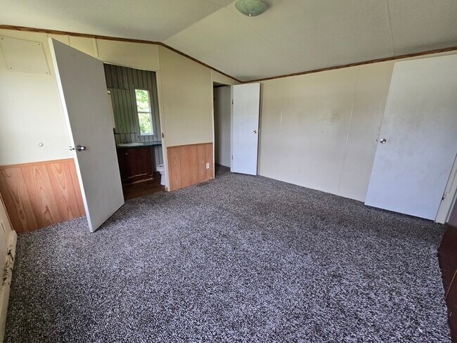 Building Photo - 2502 Cattail Cir
