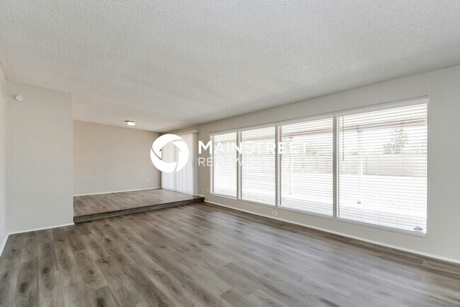 Building Photo - 3 Bedroom Pet-Friendly Home in TUCSON, AZ with Main Street Renewal