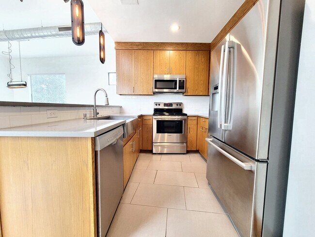 Building Photo - 325 Southwind Rd