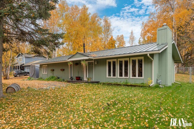 Building Photo - Beautiful modern home in an awesome neighb...