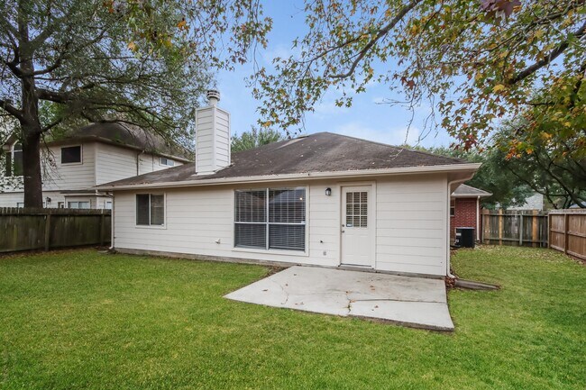 Building Photo - 16310 Great Forest Ct