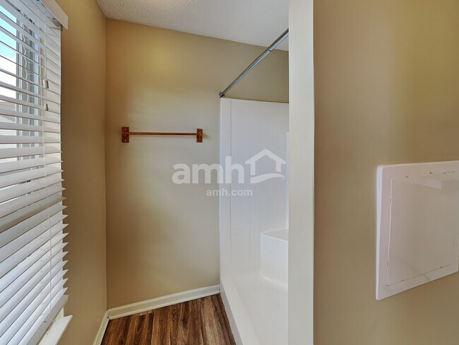 Building Photo - 5676 Canal Bridge Dr