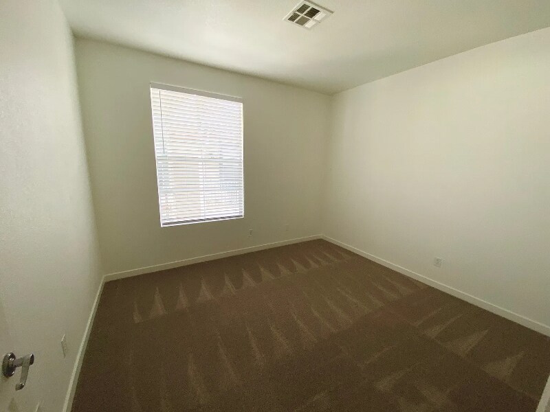 Building Photo - 10884 Sabre Hill Dr