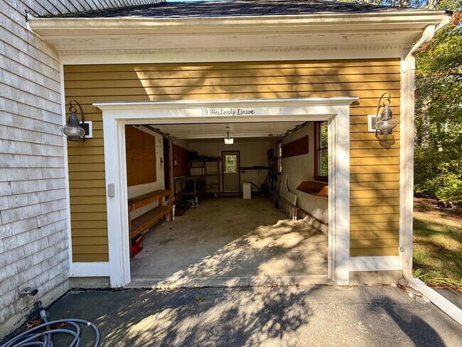 Building Photo - 19 Westerly Dr