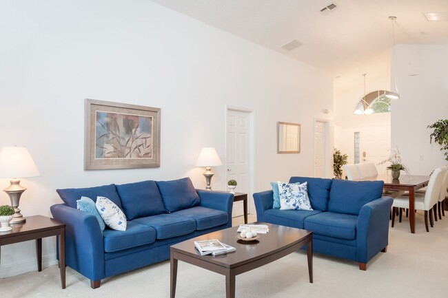 Building Photo - Beautiful Fully Furnished 4 Bedroom 3 Bath...