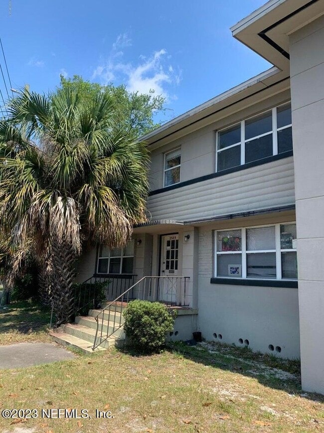 Primary Photo - 1464 Holmesdale Rd