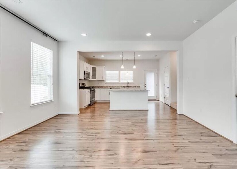 Building Photo - 10620 Marions Pl
