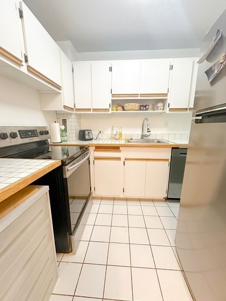 Building Photo - 19 Winchester St