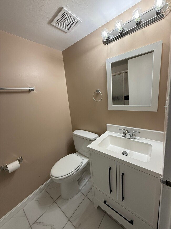 Building Photo - 2257 Castle Rock Square