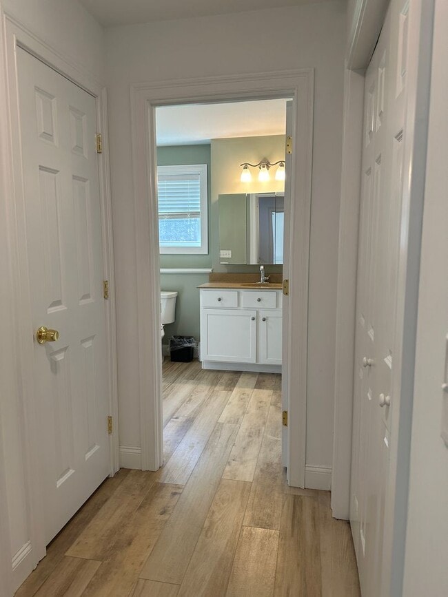 Building Photo - Newly Built! Spacious 4BR 2 Bath House