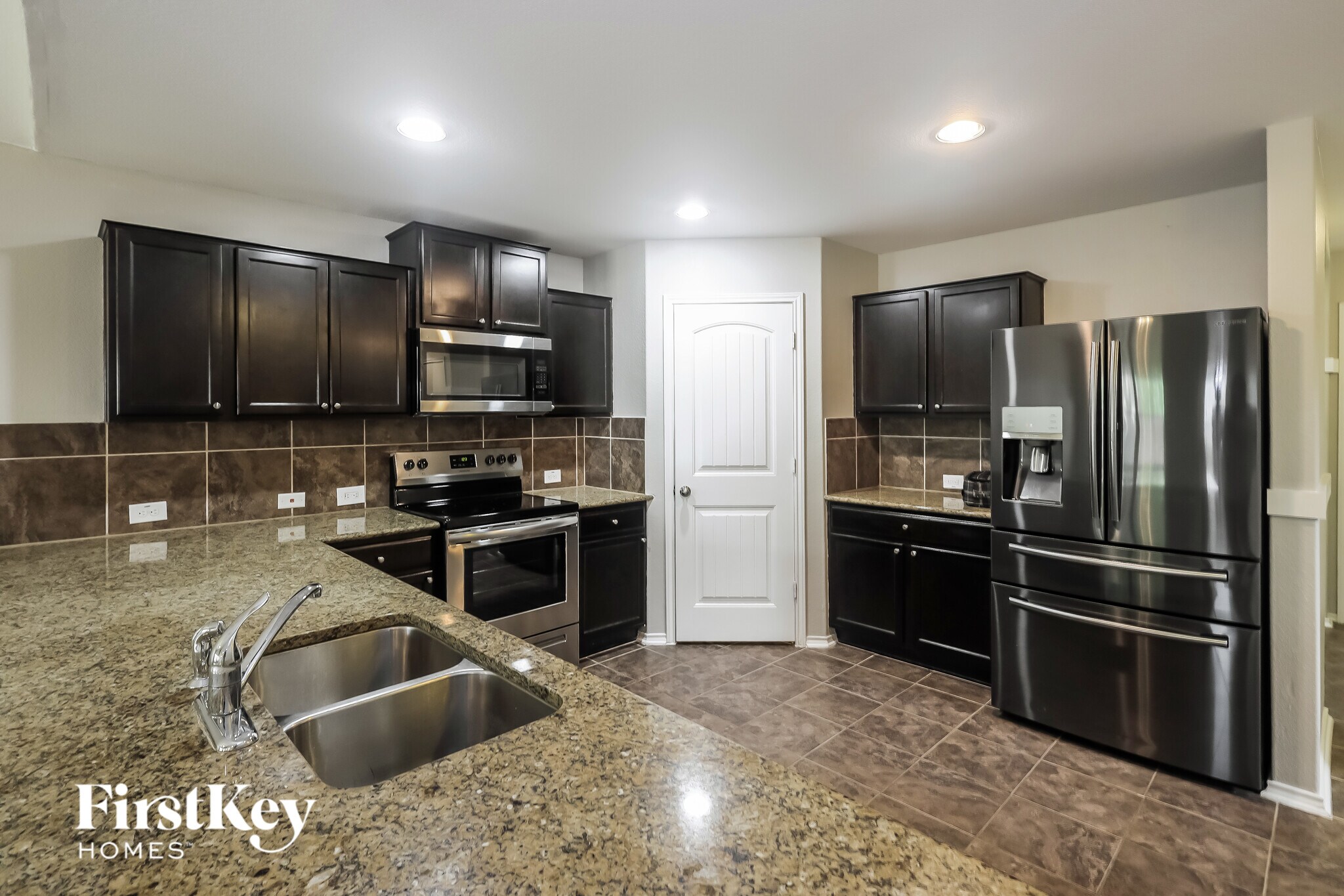 Building Photo - 7019 Phoebe View