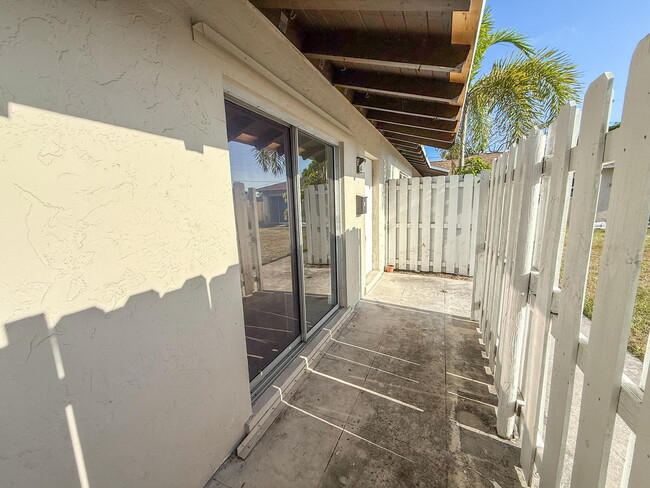 Building Photo - 1500 Forest Hill Blvd