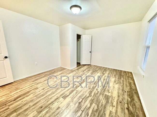 Building Photo - 2117 E Broadway