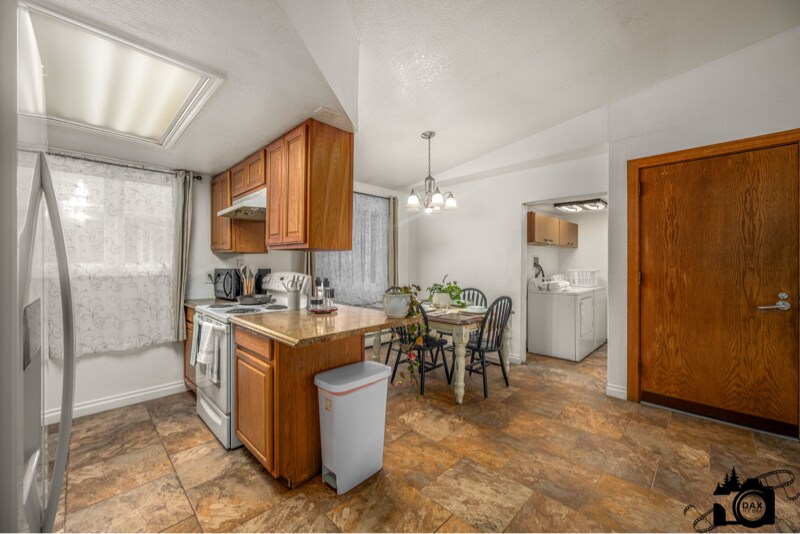 Building Photo - 4401 Reka Dr