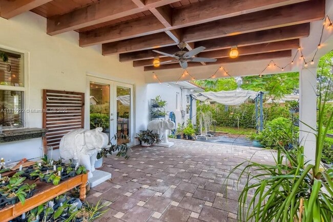 Building Photo - 6890 SW 51st St