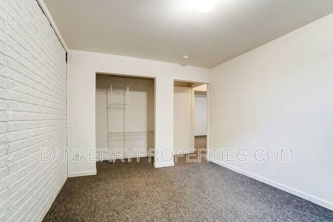 Building Photo - 3565 Turret Green Dr